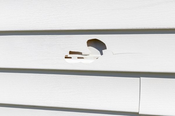 Cost of White Vinyl Siding Repair in Bremerton
